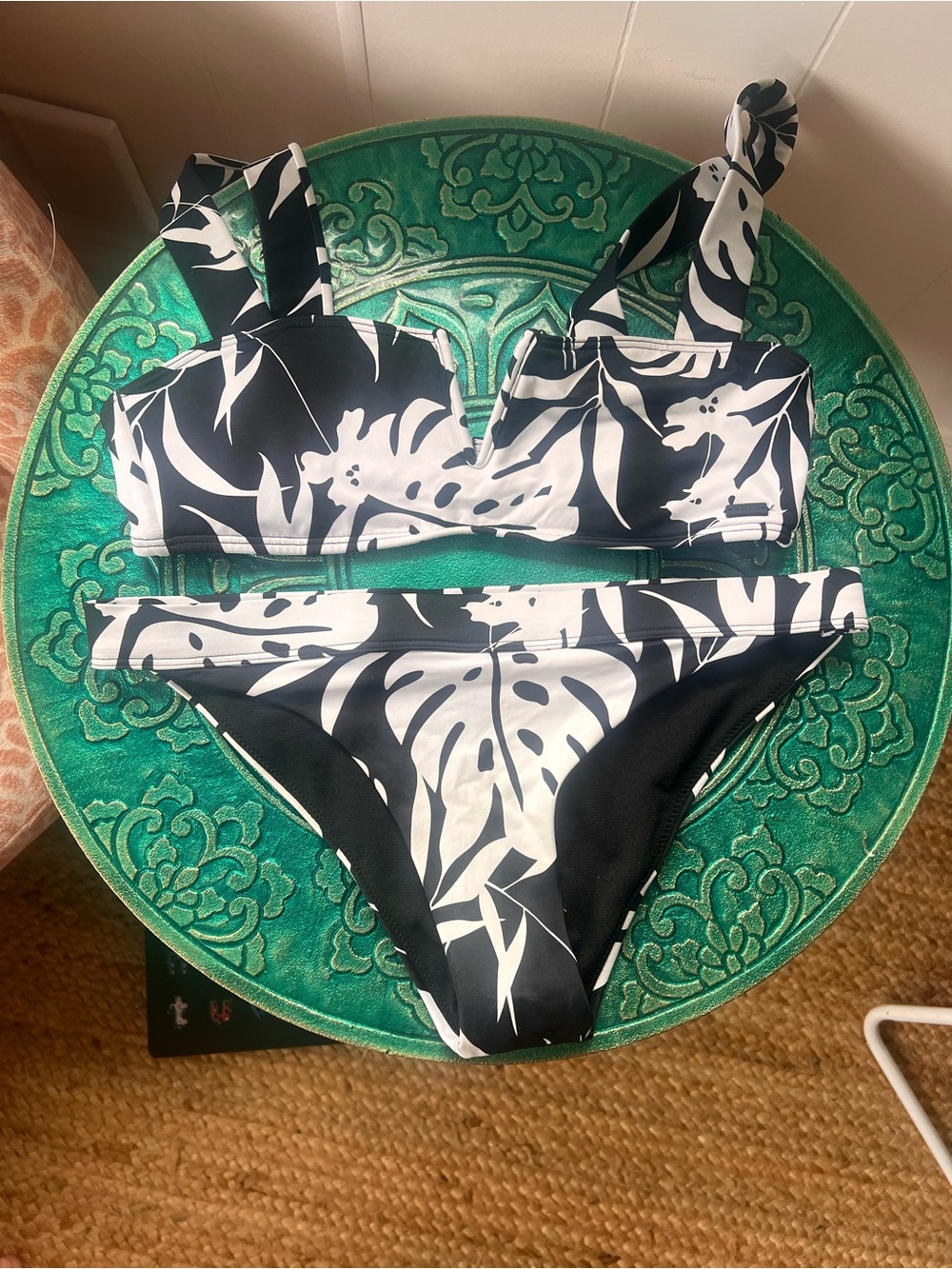 Roxy Black & White Leaf Print set bikini